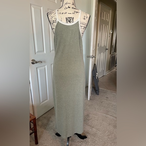 SHEIN Curve- Comfort and Style in One!  Olive Green Ribbed Dress, loungewear! - Picture 4 of 11